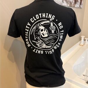 Black Graphic Short-Sleeve Tee - Women's